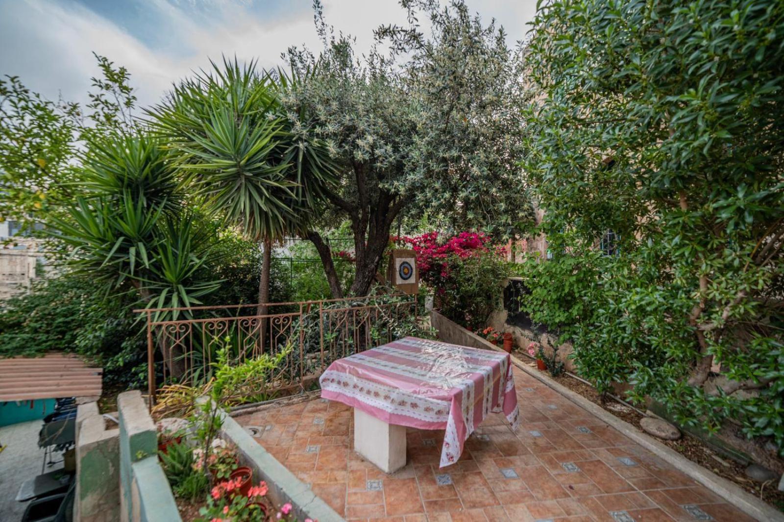 Central House With Beautiful Garden Amman Extérieur photo